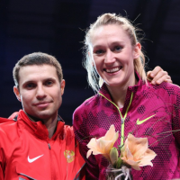 Hallenweltmeisterin überspringt zwei Meter