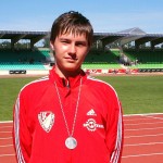 Gewann zwei Medaillen, Maximilian Kriese nach der Siegerehrung über 200m. Gewann zwei Medaillen, Maximilian Kriese nach der Siegerehrung über 200m.